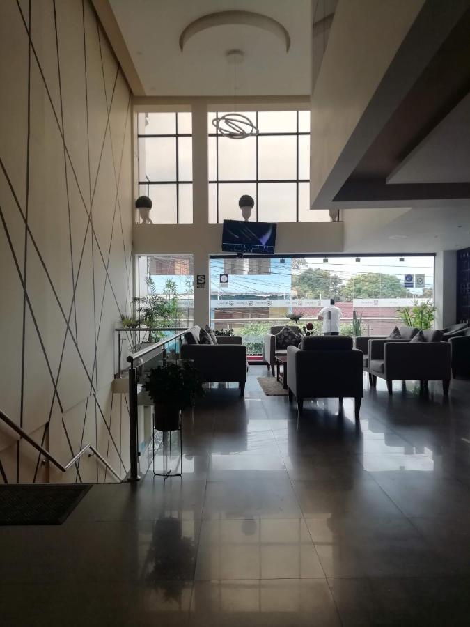 Murano Hotel โมโยบัมบา ภายนอก รูปภาพ