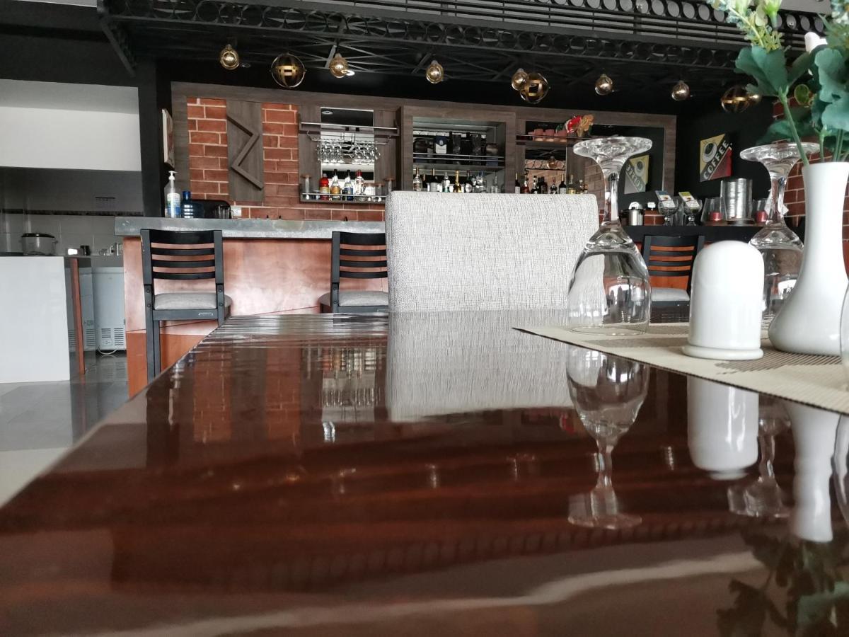 Murano Hotel โมโยบัมบา ภายนอก รูปภาพ