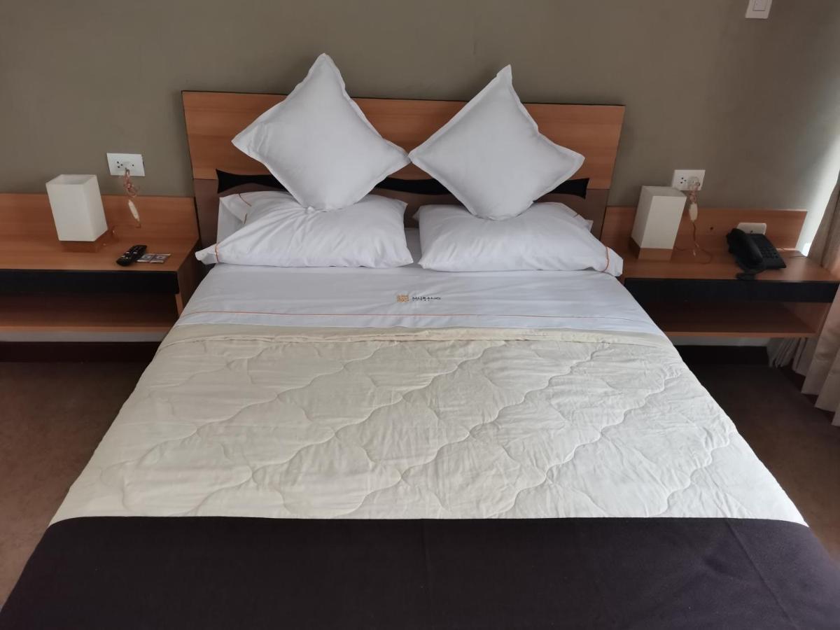 Murano Hotel โมโยบัมบา ภายนอก รูปภาพ