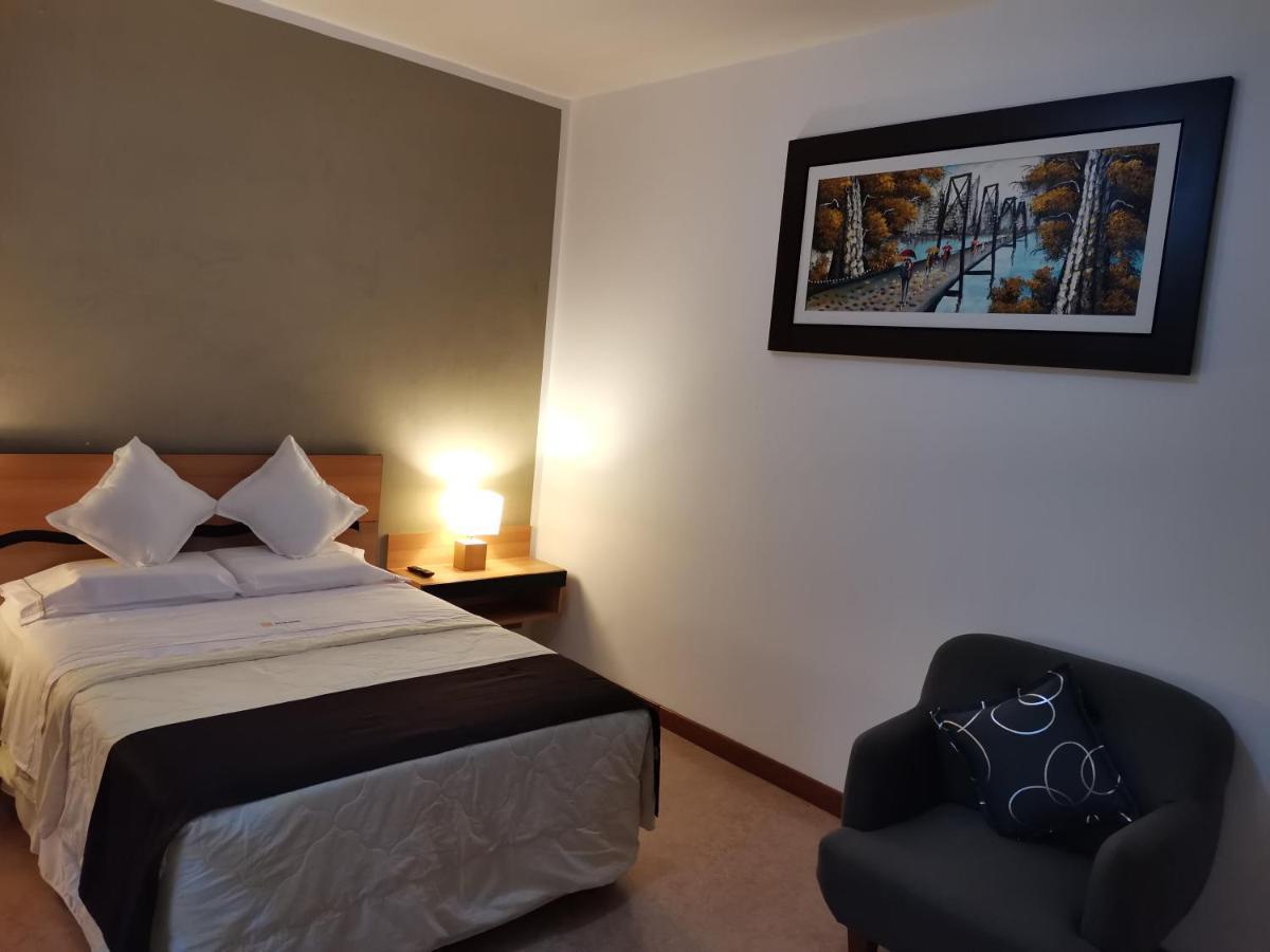 Murano Hotel โมโยบัมบา ภายนอก รูปภาพ